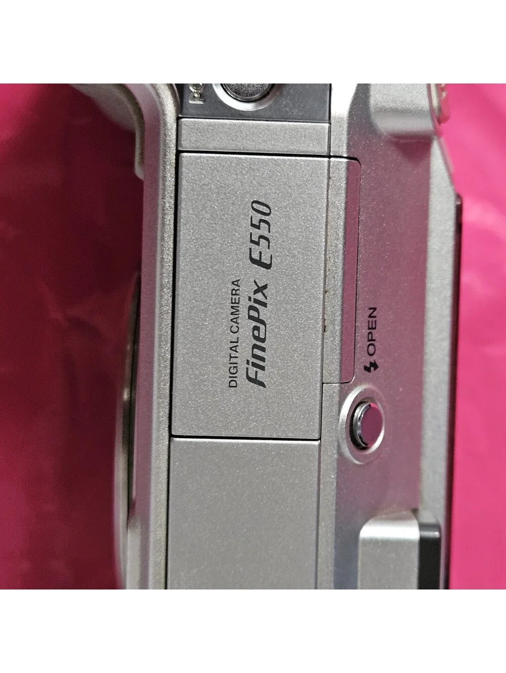 Fujifilm Digital Camera FinePix E550 6.3MP Silver DOES NOT WORK PARTS ONLY